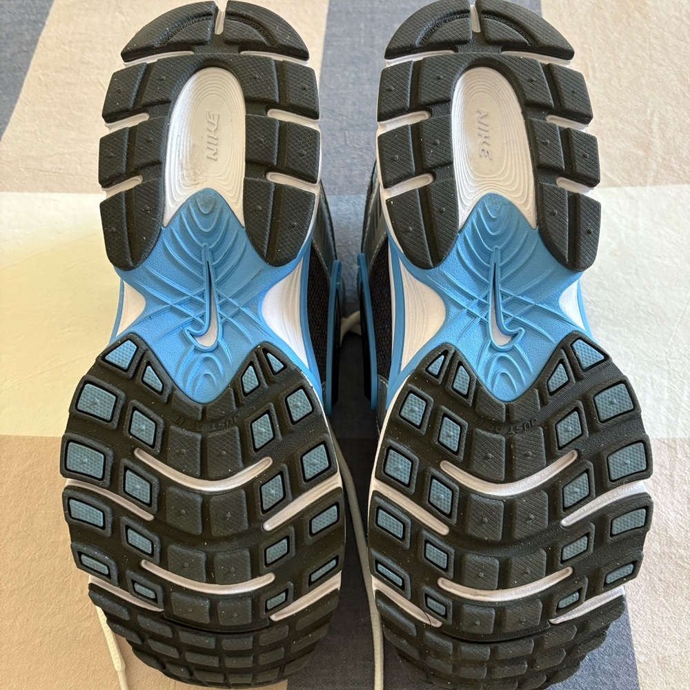 Nike V5 RNR Women's Size 8 University Blue and Silver Like New - Picture 5 of 6